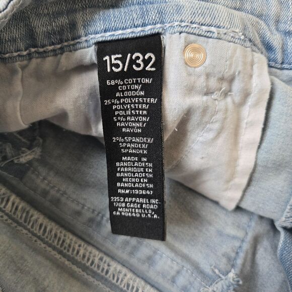 Ariya Jeans Co. Light Wash Denim Shorts Embellished Pockets Size 15/32 - Picture 8 of 13